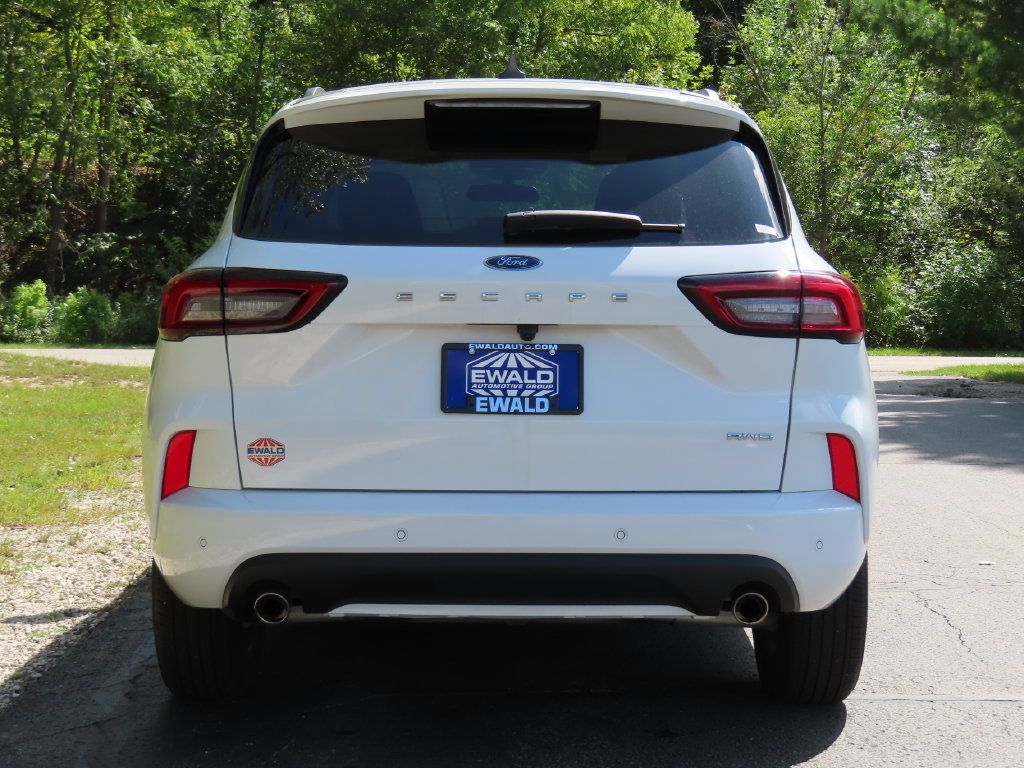 Used 2023 Ford Escape ST-Line w/ Tech Pack #1 AWD/4WD image 13