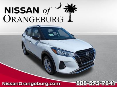 New 2025 Nissan Kicks Play S