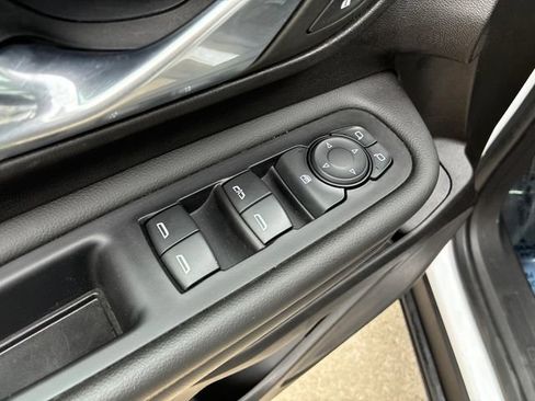 Used 2024 GMC Terrain SLE image 20