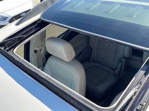 Used 2021 GMC Acadia Denali w/ Denali Technology Package image 23