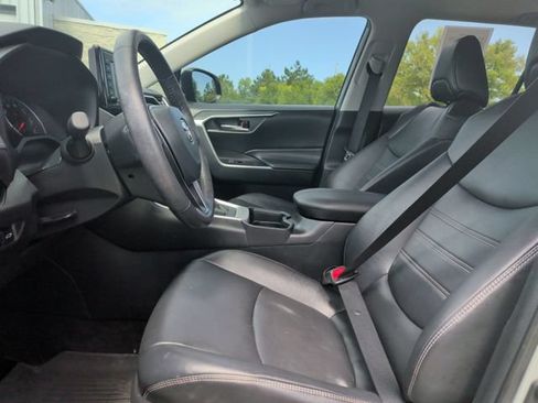Used 2021 Toyota RAV4 XLE Premium AWD/4WD image 17