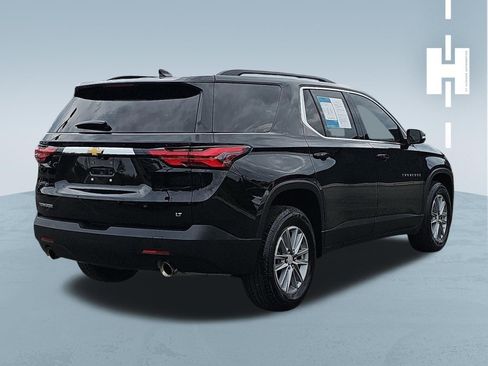Used 2023 Chevrolet Traverse LT FWD image 4