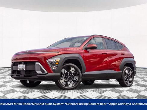 Used 2024 Hyundai Kona SEL AWD/4WD image 2