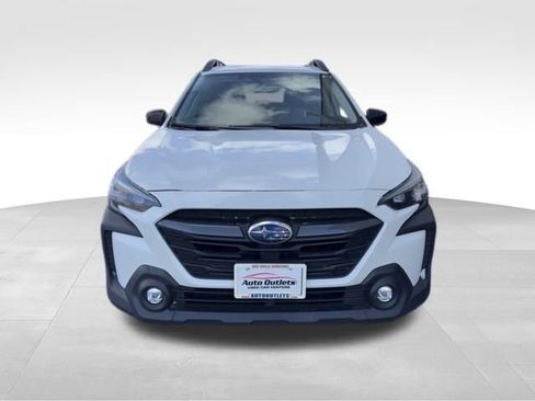 Used 2023 Subaru Outback Premium image 2