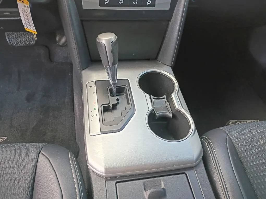 Used 2014 Toyota Camry SE FWD image 14