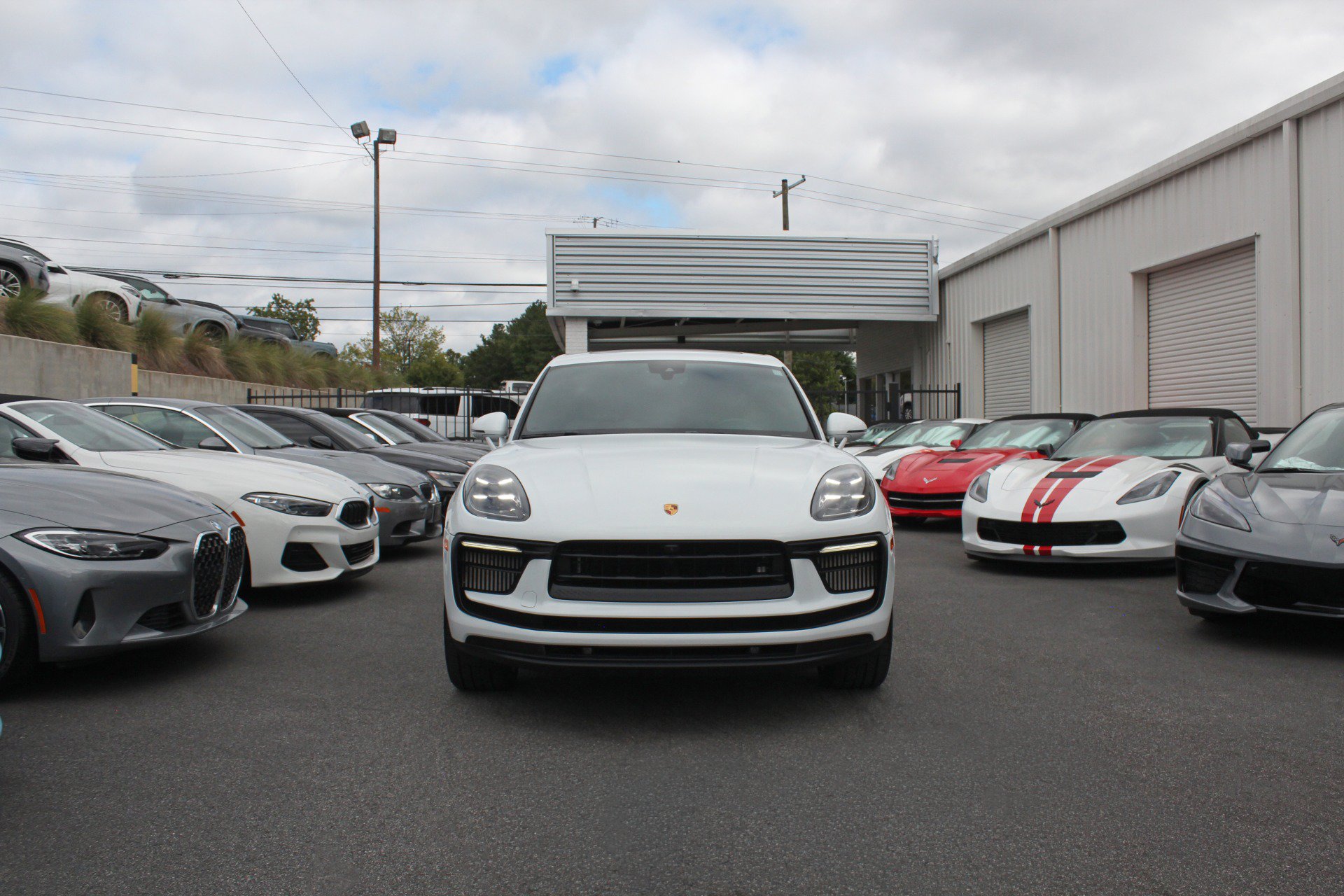 Used 2022 Porsche Macan S AWD/4WD image 8
