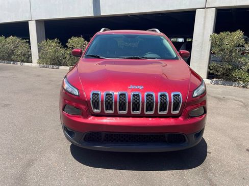 Used 2017 Jeep Cherokee Latitude FWD image 3