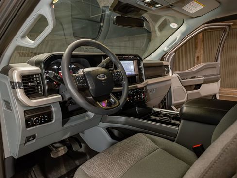 Used 2023 Ford F250 XLT w/ 360-Degree Camera Package AWD/4WD image 12