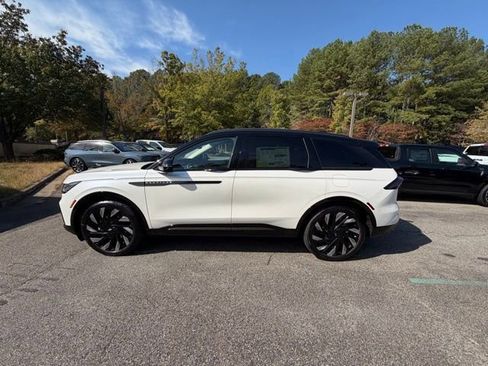 New 2026 Lincoln Nautilus Reserve w/ Jet Appearance Package image 4