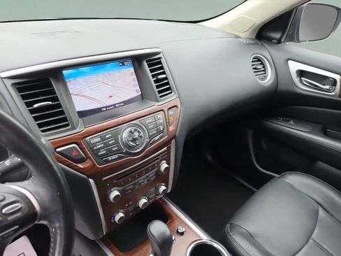 Used 2018 Nissan Pathfinder Platinum w/ Cargo Package AWD/4WD image 19