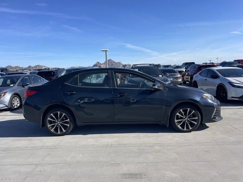 Used 2018 Toyota Corolla XSE image 3