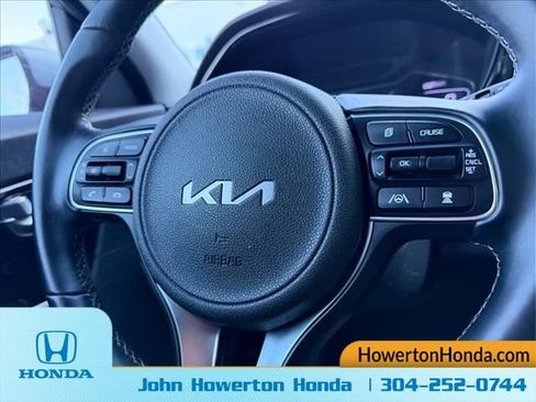 Used 2022 Kia Niro EX image 13