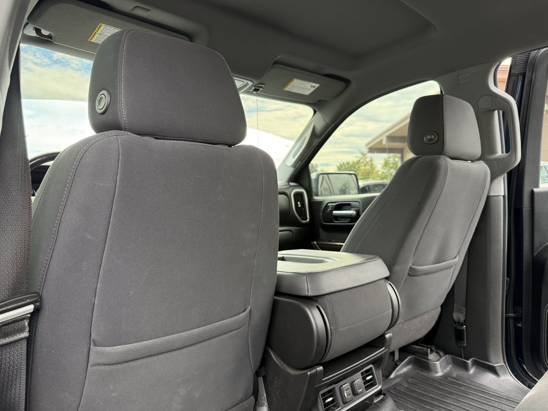 Used 2021 Chevrolet Silverado 1500 LT w/ Z71 Off-Road Package AWD/4WD image 27