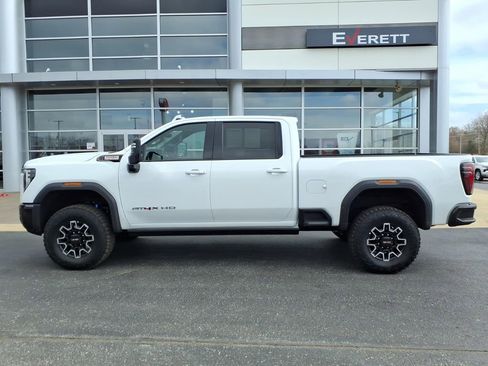 Used 2026 GMC Sierra 2500 AT4X image 4