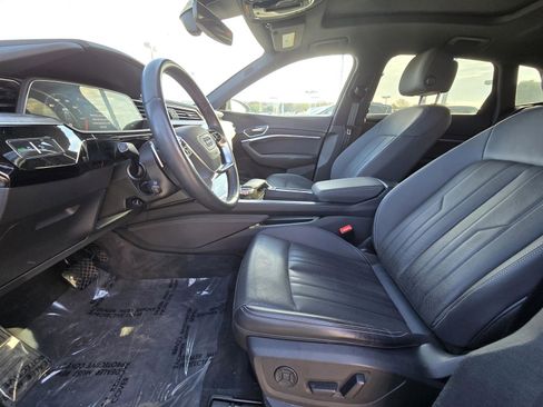 Used 2022 Audi e-tron Premium Plus w/ Premium Plus Package image 15