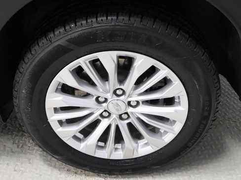 Used 2024 Cadillac XT4 Luxury image 18