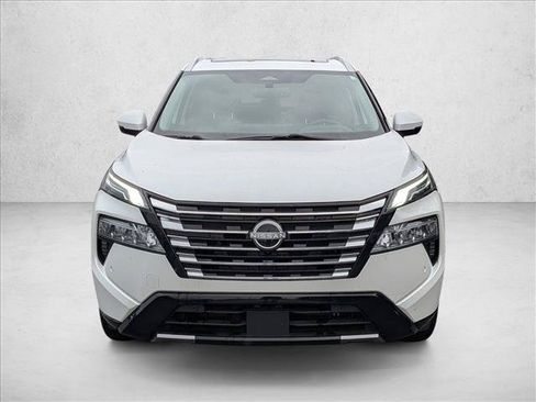Used 2024 Nissan Rogue Platinum w/ Platinum Premium Package FWD image 3