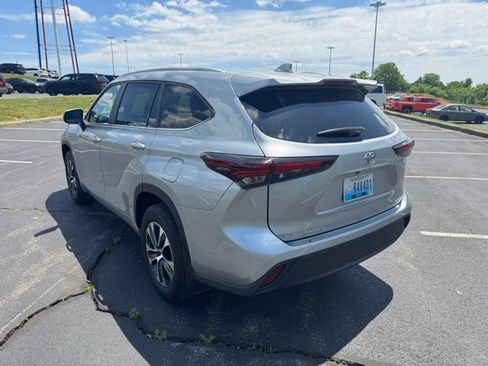Certified 2025 Toyota Highlander XLE AWD/4WD image 5
