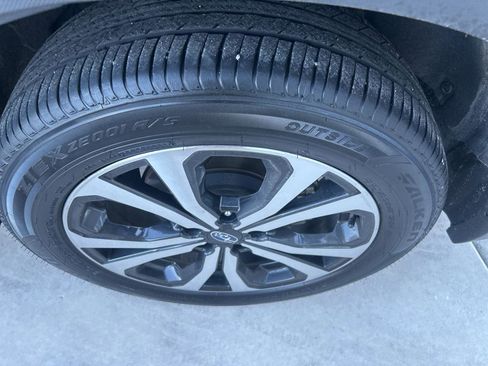 Certified 2022 Subaru Forester Limited image 5