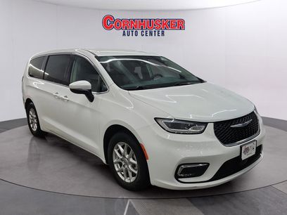 Used 2023 Chrysler Pacifica Touring-L