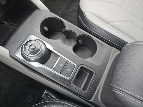 Certified 2025 Ford Escape SE w/ PHEV Premium Package FWD image 27
