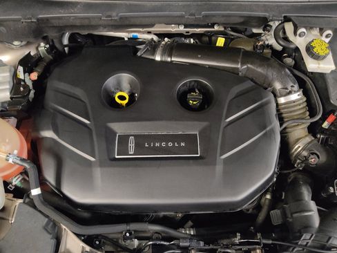 Used 2018 Lincoln MKC Premiere FWD image 30