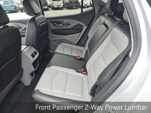 Used 2022 GMC Terrain SLT image 33