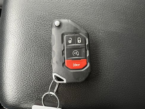 Used 2021 Jeep Wrangler Unlimited Sahara w/ Dual Top Group image 31