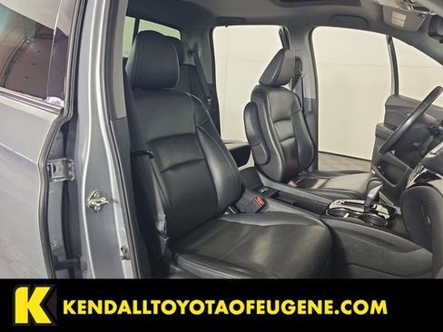 Used 2017 Honda Ridgeline RTL-E image 24