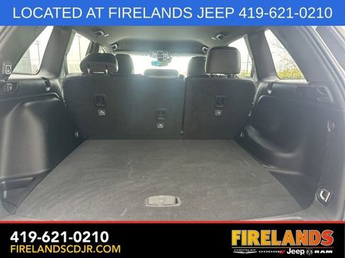 Used 2023 Jeep Grand Cherokee Altitude image 9