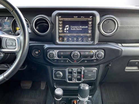 Used 2022 Jeep Wrangler Unlimited Sahara image 13