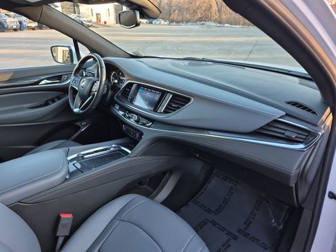 Used 2024 Buick Enclave Essence w/ Sport Touring Edition image 28