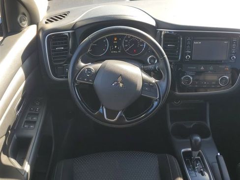 Used 2016 Mitsubishi Outlander FWD image 15