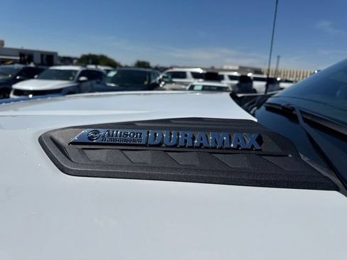 Used 2025 Chevrolet Silverado 3500 LTZ w/ LTZ Plus Package AWD/4WD image 11