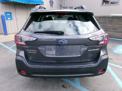 Used 2023 Subaru Outback AWD/4WD image 4