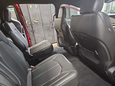New 2026 Chrysler Pacifica Select image 11