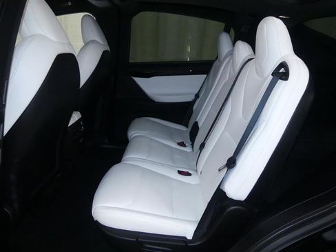 Used 2021 Tesla Model X Long Range image 21