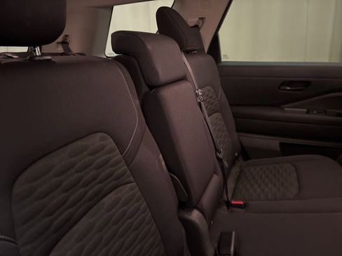 Used 2025 Nissan Pathfinder SV image 20