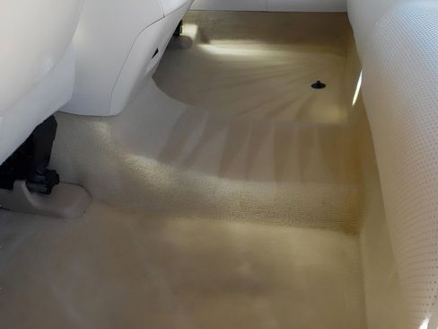 Used 2013 Lexus ES 300h w/ Luxury Pkg image 18