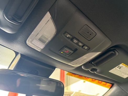 Used 2022 Toyota Corolla SE w/ Carpet Mat Package (TMS) image 21