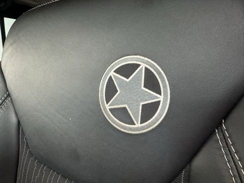 Used 2014 Jeep Wrangler Unlimited Freedom Edition image 32