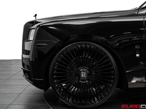 Used 2022 Rolls-Royce Cullinan w/ Cullinan Package AWD/4WD image 16