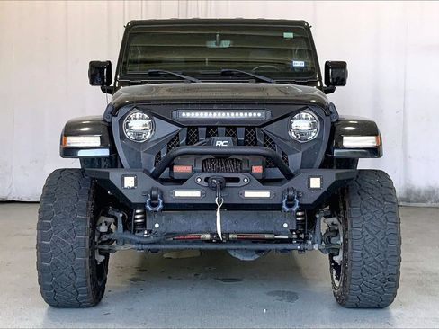 Used 2022 Jeep Gladiator Overland AWD/4WD image 3