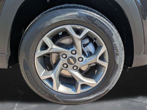 Used 2025 Chevrolet Trax LT FWD image 29