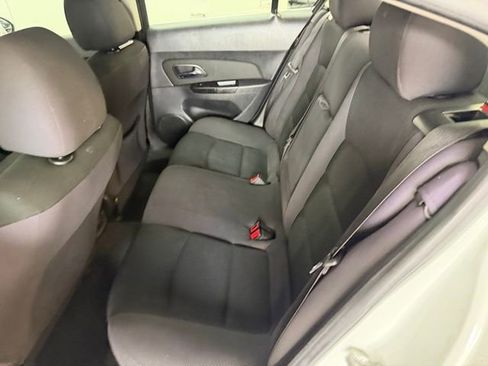 Used 2014 Chevrolet Cruze LT image 32