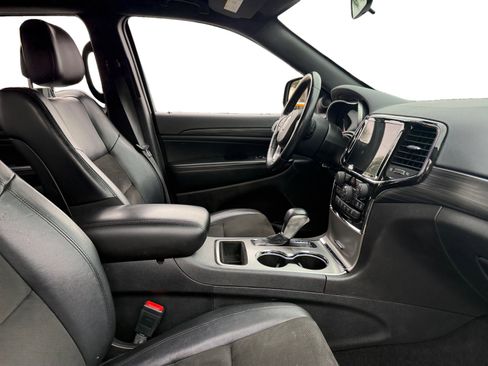 Used 2021 Jeep Grand Cherokee Laredo X image 14