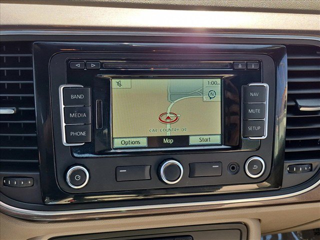 Used 2014 Volkswagen Beetle TDI FWD image 13
