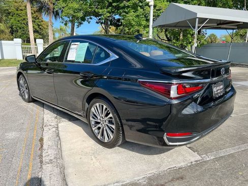 Certified 2020 Lexus ES 300h w/ Premium Package FWD image 5