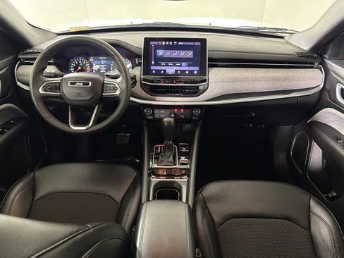Used 2024 Jeep Compass Latitude AWD/4WD image 32