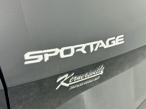Used 2025 Kia Sportage EX w/ Premium Package FWD image 28